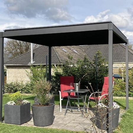 Helle, Grosszuegige Ferienwohnung Fuer 2 - 3 Personen Mit Parkplatz + E-Ladestation In Buchholz, Nordheide ブーフホルツ・イン・デア・ノートハイデ エクステリア 写真