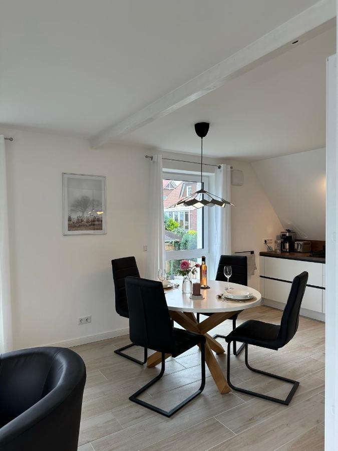 Helle, Grosszuegige Ferienwohnung Fuer 2 - 3 Personen Mit Parkplatz + E-Ladestation In Buchholz, Nordheide ブーフホルツ・イン・デア・ノートハイデ エクステリア 写真