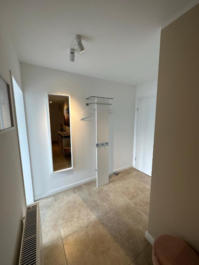 Helle, Grosszuegige Ferienwohnung Fuer 2 - 3 Personen Mit Parkplatz + E-Ladestation In Buchholz, Nordheide ブーフホルツ・イン・デア・ノートハイデ エクステリア 写真